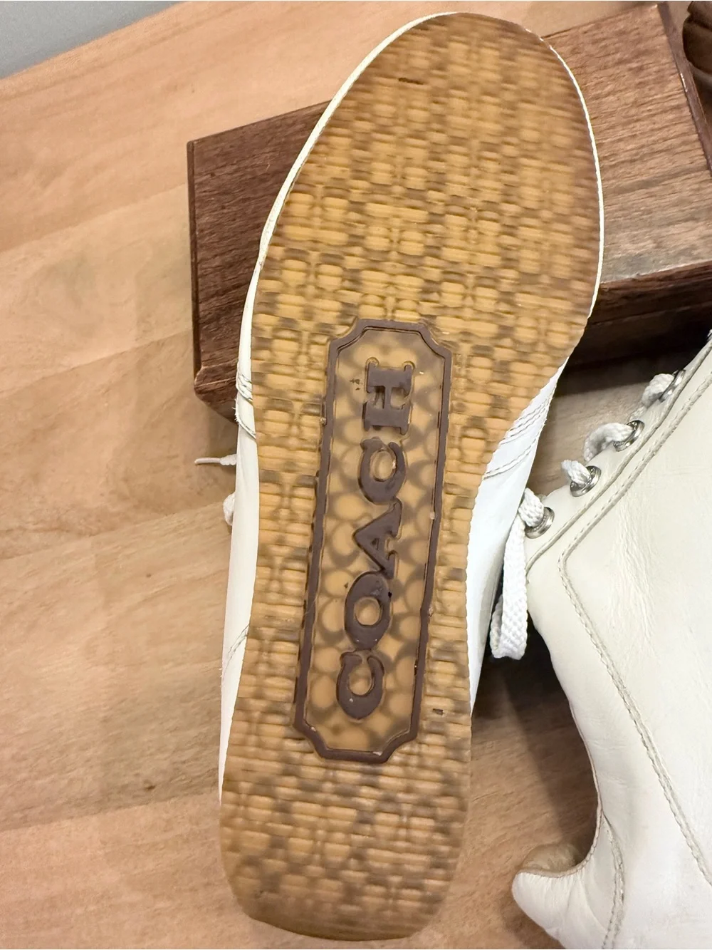 Coach White Leather Low-Top Sneakers with Silver Eyelets